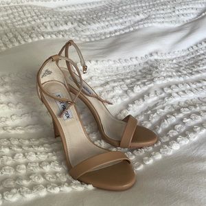 Steve Madden | 6.5 | 6inch heels | nude